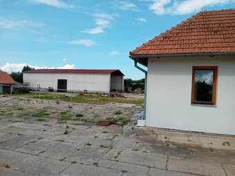 Hala a pozemek - 4