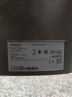 Samsung Monitor 27” - 4
