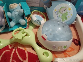 Fisher-Price kolotoč nad postýlku - 4