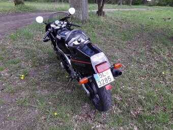 Yamaha FZR 600 - 4