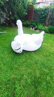 Velká NAFUKOVACÍ LABUŤ 115x180x190cm. VxŠxD. Používaná necel - 4