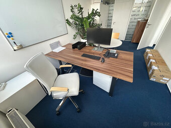 Kancelářské vybavení a výpočetní technika - 4