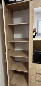 Šatní skříň - 4