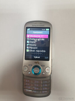 Sony Ericsson Zylo W20i - 4