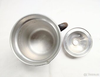 Starožitný hliníkový mlékovar - 4