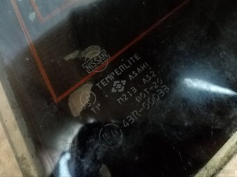 Zadní sklo Navara D22 - 4