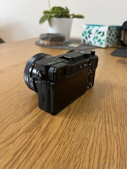 📷 Prodám Sony A6400 + ZDARMA objektiv 16–50mm OSS - 4
