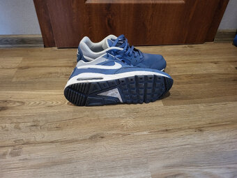 Nike - 4