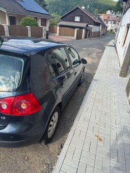 VW Golf V 1.6 - 4