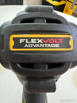 Dewalt 20V FLEXVOLT DCD999 Nová Příklepova Vrtačka - 4