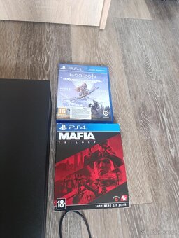 PS4 1TB PRO - 4