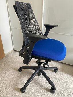 Kancelářská židle Herman Miller Sayl Blue PC 19200,- ZÁNOVNÍ - 4