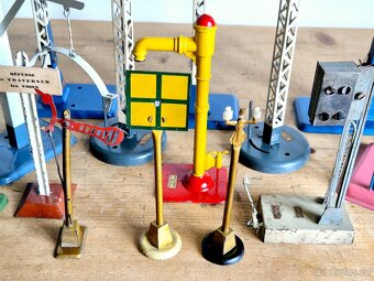 Vláčky - lampy, semafory, ukazatele, Hornby, Francie, 1930 - 4