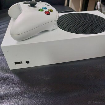 Herní konzole Xbox Series S, ovladač - 4