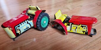 Plechové traktory na klíček KDN s valníky,sanita 1203 KDN - 4