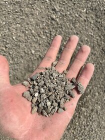 Kompost tříděný, netříděný, prosátá zemina - 4