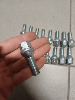 Šrouby kol M12x1,5x25mm - 4