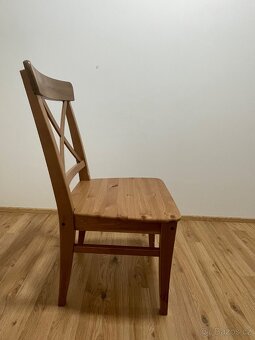 Jídelní stůl plus 3 židle - 4