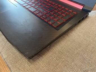 Acer Nitro AN515-52 - 4