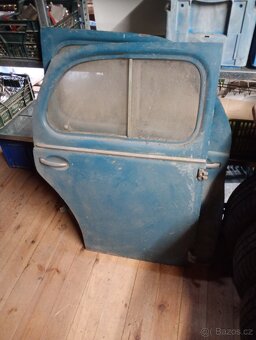 Renault 4 CV dveře - 4