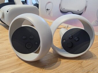 Oculus Quest 2 128GB - ještě rok v záruce - 4