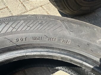 215/60/17 Goodyear SUV - 4