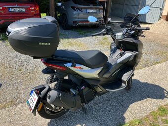 Aprilia SR GT 125 - 4
