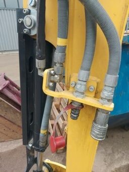 Pásový bagr Yanmar SV19 - 4