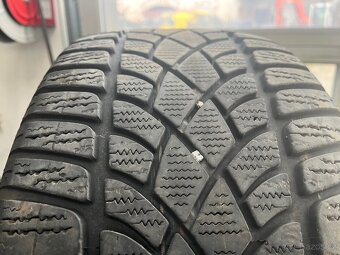 Dunlop 245/40R18 - 4