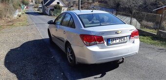 Chevrolet cruze 1.6, benzín - 4