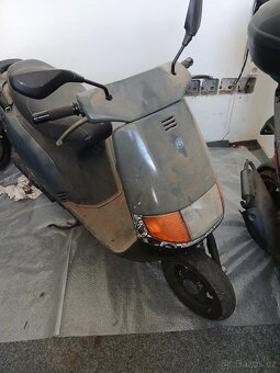 Skútr Piaggio - 4