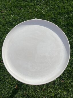 kulatý stolek IKEA - 4