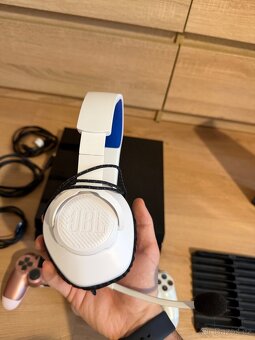 PS4 500GB , ovládače , hry , PS4 kamera , slúchadlá A ĎALŠIE - 4