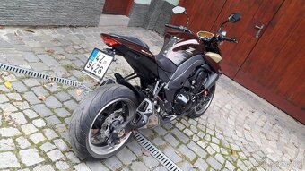 Kawasaki Z1000 - 4