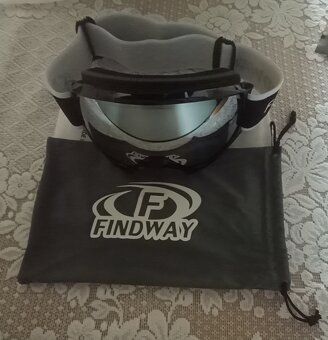 Nová Helma s brýlemi na Lyže Snowboard M - 4