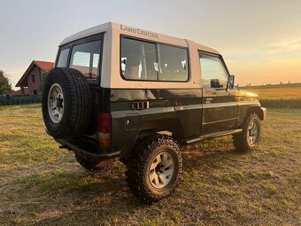 Toyota Land Cruiser KZJ 73 - 4