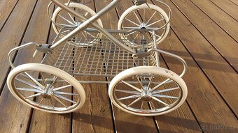 Kočárek pro panenky - 4