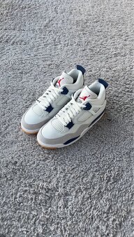 Air Jordan 4 Retro SB Navy - 4