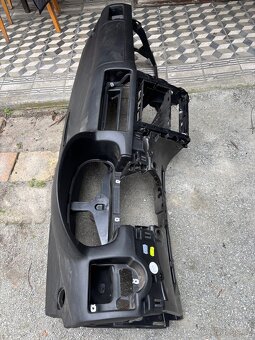 Přístrojová deska - 4