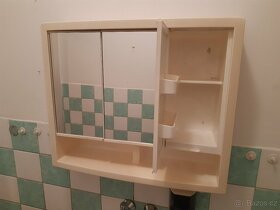 Koupelnová zrcadlová skříňka - 4