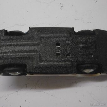 RETRO HRAČKY PLECHOVÉ AUTO - 4