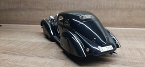 Model Mercedes Benz - 4