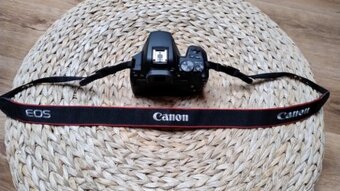 Canon eos 250d s dvěma objektivy - 4