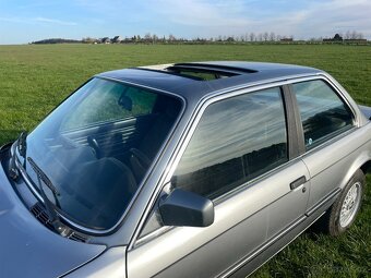 BMW E30 coupe - 4