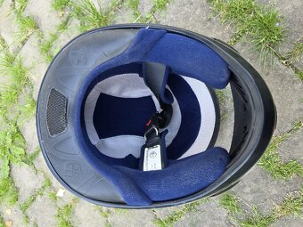Helma na motorku AGV - 4
