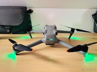 DJI Air 3 Fly More Combo (DJI RC 2) Jako nový - 4