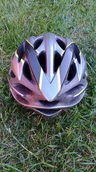 Cyklistická helma Giro M 55-59 cm - 4
