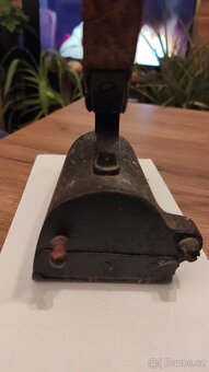 Starožitná žehlička - 4