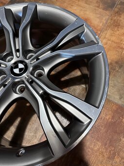 4× originální alu kola BMW 18” – OEM 8 855 093 - 4