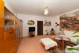 Prodej zděného bytu s garáží a balkonem, v obci Mileč - 4